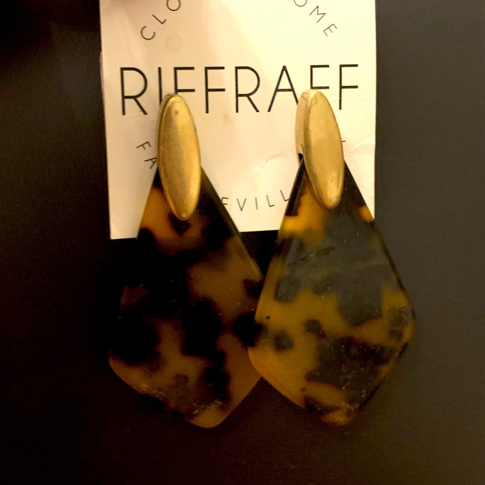 ** NWT ** Tortoise Shell Earrings